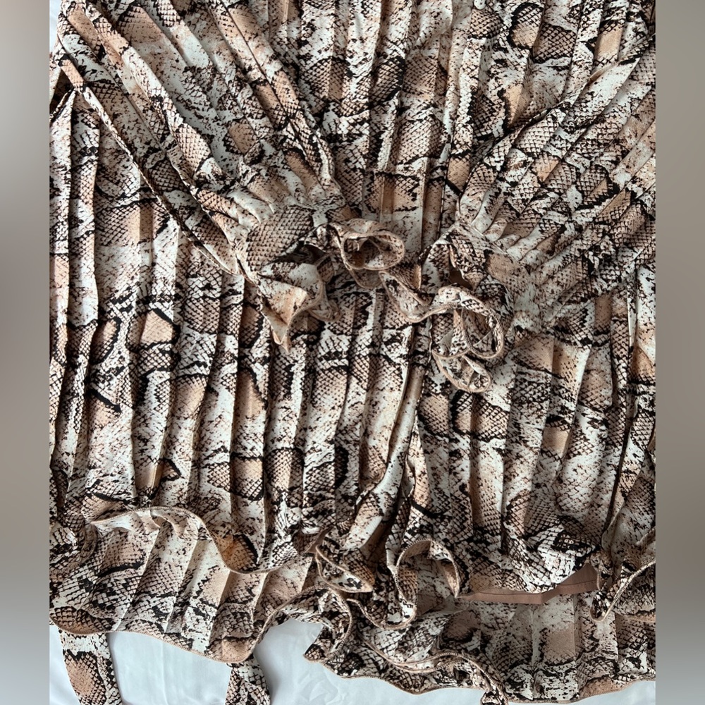 ROMPER! - Picture 2 of 4